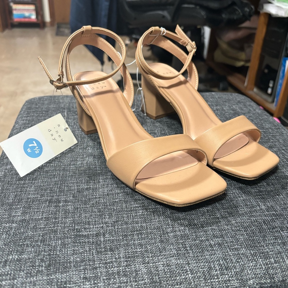 A New Day nude heels women’s size 7.5 wide